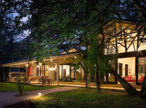 Mbano Manor Hotel Victoria Falls