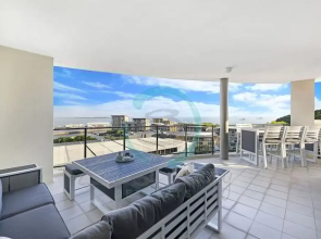 Zen Arkaba 3BR Luxury Waterfront Apt Pool BBQ