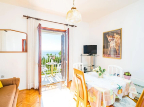 Nice Apartment in Zaton With 2 Bedrooms and Wifi
