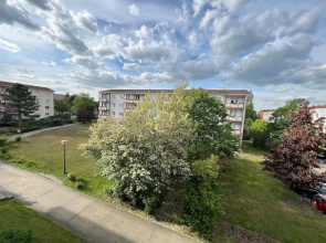 Charming 4-person Apartment in Hoyerswerda City Center