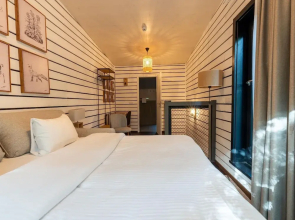 Forest-view Cottage Stay