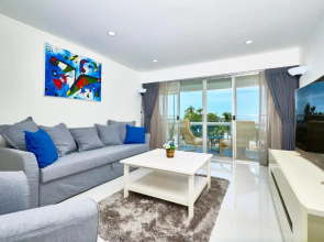 LUXURIOUS APARTMENT at VILLA NAVIN, 30's JOMTIEN BEACH