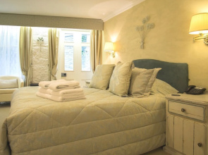 Cluny Bank Hotel