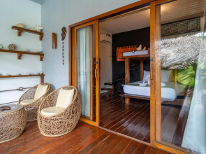 Blue Mango Rooms & Villas