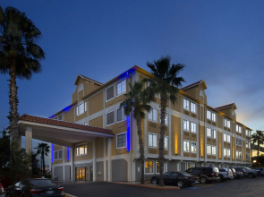Holiday Inn Express & Suites San Antonio-Dtwn Market Area by IHG