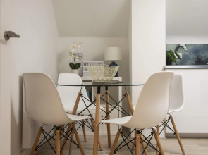 Guestready - Stylish Modern 2BR Flat for 4 - Free Parking