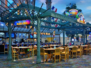 Курорт Paris Las Vegas Resort & Casino