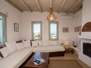 Baroness in Mykonos With 5 Bedrooms and 4 5 Bathrooms