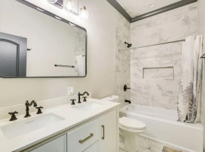 Walk to Gravois Park: 'nice Home' w/ Garage