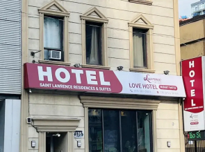Moe's Suite Hotel