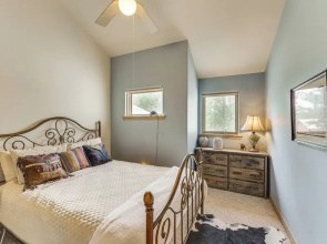 Half Mi to Angel Fire Resort: Townhome w/ Grill!