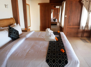 Blue Harbor Beachfront Villas & Resto