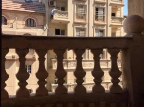 Cozy new 2 BD Amazing beach view Next to Hilton hotel Family only !العائلات فقط