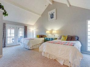 Osage Beach Home: Screened Porch, Resort Amenities