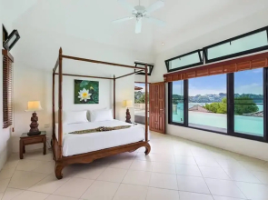 Luxury Beachfront Tai Pan Villa