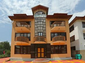 OYO 18391 Hotel Royalton