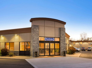 Travelodge by Wyndham Simcoe