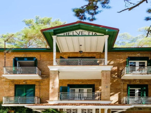 New Helvetia Hotel