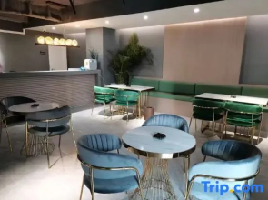 Yuli Homestay (Hefei Yushanxi Subway Station Aoyuan City Tiandi Branch)