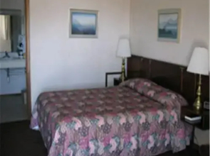 Budget Host Villa Inn Hays