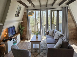 Peaceful Forest Chalet Near Durbuy