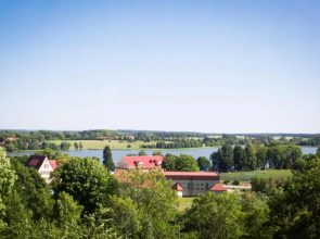 Murowany wiatrak holenderski w Rynie na Mazurach