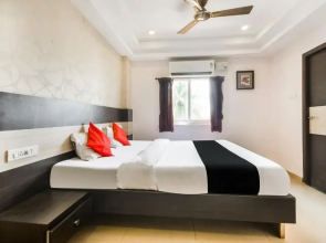 Hotel Rr Grand by OYO Rooms