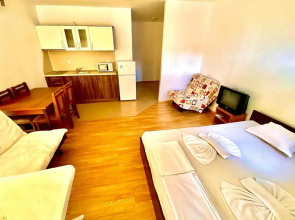 Kamelia Garden Holiday Apartments