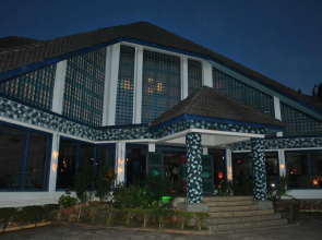 Beachcomber Hotel & Resort