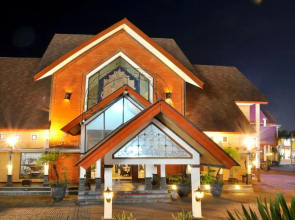 Tryas Hotel
