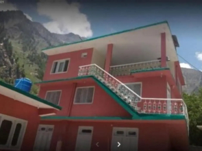 Hill View Hotel And family Cottage