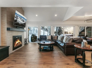 Queen Esther at Deer Valley Resort - Four Bedroom Condo with Hot Tub #2348 4 Condo