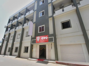 OYO 9060 Sri Sai Guest Inn