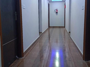 Hotel O Sky Hills Near Chaudhary Charan Singh International Airport