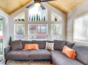 Pet-friendly Show Low Cabin w/ Trail Access!