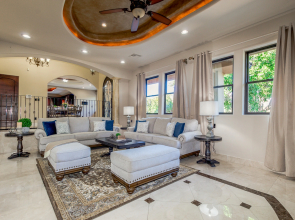 Your Oasis-Private Estate Resort 6Bdrm/5.5 Bath/Pool Misters