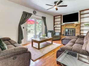 Shop, Golf & Explore: Home 14 Mi to Columbus!