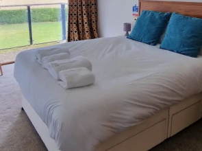 Modern Peaceful Open Plan 1-bed Apartment Rutland