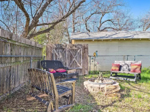 Georgetown Vacation Rental Close to Town Square!