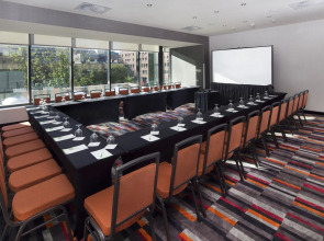 Holiday Inn Hotel & Suites Montreal Centre-ville Ouest by IHG