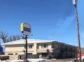 Travelodge by Wyndham Evanston