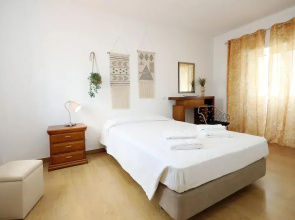 Z 04 - Bedroom 4 in Gil Vicente Guest Rooms