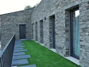 Dois Lagares House