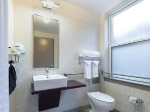 Holiday Inn Express Chicago - Magnificent Mile by IHG