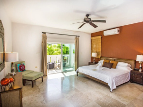 Villa Izcalli by PRP