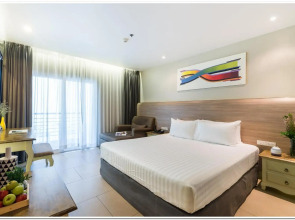 Sea Me Spring Too Hotel