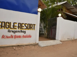 Eagle Resort Arugambay