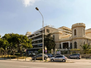 Athens Sea view 2 floor apartment next to Marina
