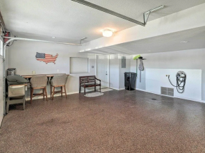 Regal River Retreat in the Heart of Yankton!