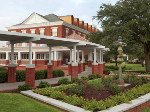 DoubleTree by Hilton New Bern Riverfront